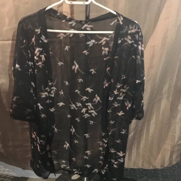 🍁Sheer Black Kimono Top (hummingbird) - Picture 2 of 4